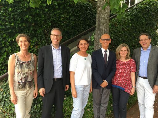  Grenzüberschreitend in Kärnten und Friaul-Julisch
Venezien studieren: Das neue Doppeldiplom-Programm der FH Kärnten
ermöglicht Studierenden des Masterstudiengangs „International
Business Management“, in vier Semestern sowohl einen
österreichischen als auch einen italienischen Abschluss zu erwerben.