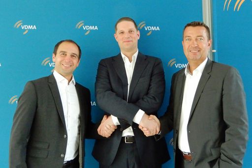 Der neu gewählte Vorstand der Fachabteilung
Fahrerlose Transportsysteme (v.l.): Andreas Drost, Jan Drömer
(Vorstandssprecher) und Wolfgang Hillinger leiten ab sofort die
Geschicke der Fachabteilung FTS im VDMA Fachverband Fördertechnik
und Intralogistik
