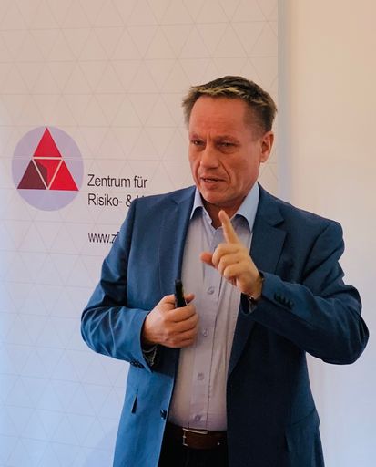  Mika Lauhde, Vice-President Cyber-Security & Privacy von Huawei
Technologies Co. Ltd. beim ZRK-Workshop im Rahmen der IKT2019.