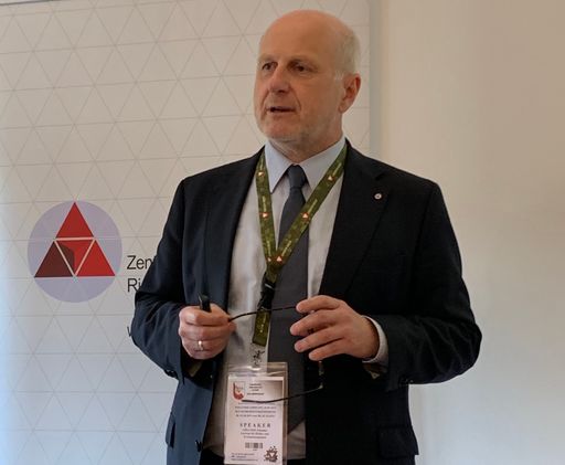 Vorschau Bild von ZRK-Vorstandsvorsitzender DI Johannes Göllner, MSc lud zum
5G-Workshop bei der IKT2019.