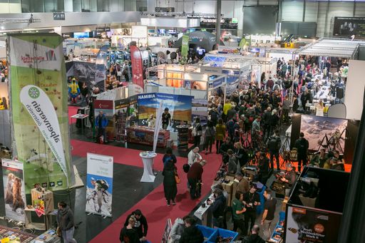 Vorschau Bild von An zwei Messetagen gibt die internationale Foto-,
Film+Video-Branche einen Überblick die neueste Generation von
Hightech-Produkten.