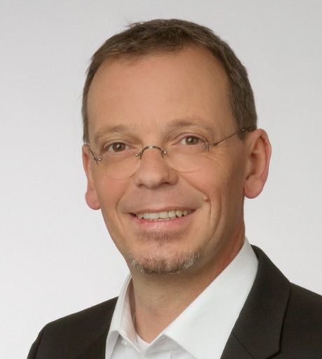 Vorschau Bild von Michael Suitner, Erfinder der
Bluecode-Bezahltechnologie sowie Gründer und CEO der Secure Payment
Technologies GmbH