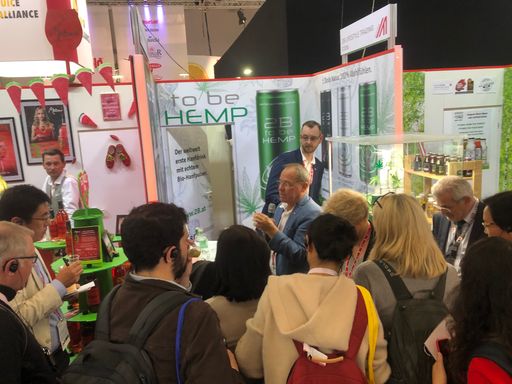 2B bei der ANUGA in Köln - ab sofort auch in Deutschland
vertreten.