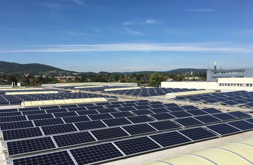 Vorschau Bild von Mit 1.160 Paneelen erzeugt Frauenthal ein Drittel des eigenen
Standort-Strombedarfs pro Jahr.
