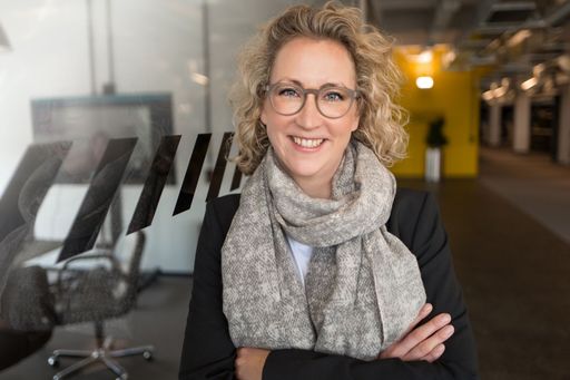 Stefanie Sumfleth, Abteilungsleiterin Quality Management,
Corporate Responsibility & Digital Product Development bei bonprix.
Weiterer Text über ots und www.presseportal.de/nr/59646 / Die
Verwendung dieses Bildes ist für redaktionelle Zwecke honorarfrei.
Veröffentlichung bitte unter Quellenangabe: "obs/bonprix
Handelsgesellschaft mbH"