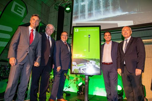 Vorschau Bild von v.l.n.r.: Bürgermeister Siegfried Nagl,
Landeshauptmann Hermann Schützenhöfer, Vorstandsdirektor Martin
Graf, Landeshauptmann-Stv. Michael Schickhofer und Vorstandssprecher
Christian Purrer Copyright: Energie Steiermark / Fotograf: Symbol /
Ort: Graz