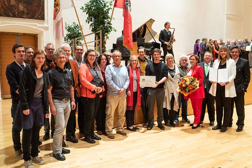 Das Team des Museum Arbeitswelt nimmt den
Österreichischen Museumspreis 20019 entgegen.
