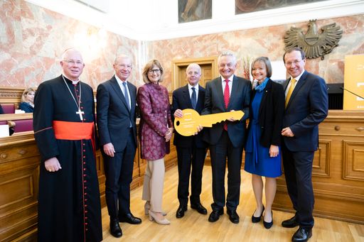 Vorschau Bild von Erzbischof Franz Lackner, LH Dr. Wilfried Haslauer,
Bundesministerin für Nachhaltigkeit und Tourismus Dipl.-Ing. Maria
Patek, MBA, Justizminister Dr. Clemens Jabloner, Präs. Dr. Hans
Rathgeb LG Salzburg, Präs. Mag. Katharina Lehmayer OLG Linz, DI
Wolfgang Gleissner Geschäftsfüher BIG