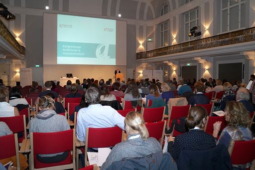 Vorschau Bild von Full House bei den Kongresstagen Anästhesie: Knapp
300 Mediziner besuchten die von der Vinzenz Gruppe organisierte
Tagung.