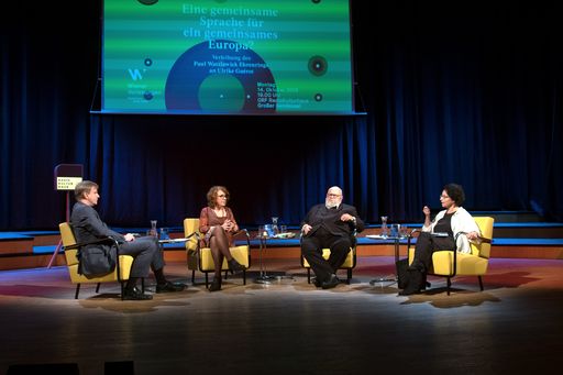 Vorschau Bild von (v.l.n.r) Günter Kaindlstorfer (Moderator),Ulrike
Guérot (Preisträgerin des Paul-Watzlawick-Ehrenrings 2019), Franz
Schuh (Essayist und Wissenschafter), Isolde Charim (Philosophin und
Publizistin)
