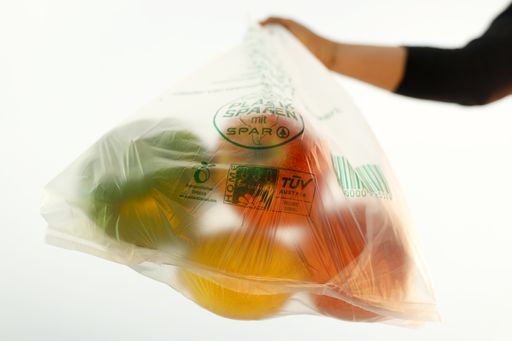 TÜV AUSTRIA ist seit 25 Jahren im Marktsegment der
Bioplastik-Zertifizierung tätig und Weltmarktführer bei der
Überprüfung entsprechender Produkte. www.tuvaustria.com/okcompost