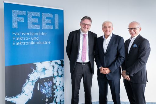  v.l.n.r.: Prof. Andreas Kugi (TU Wien), Dr. Kurt Hofstädter
(Siemens Österreich AG), Dr. Manfred Müllner (stv. Geschäftsführer
FEEI)