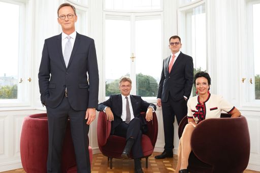  Die Partner bei ARTUS Wolfgang Schmid, Wolfgang Dibiasi, Tomislav
Stipic und Eva Pernt (v.l.n.r.)