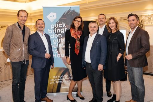 https://www.apa-fotoservice.at/galerie/21027 Im
Bild (v.l.): Dr. Daniel Jelitzka, Geschäftsführer JP
Immobiliengruppe; Werner Tomsik, Magistratsdirektion der Stadt Wien,
Geschäftsbereich Organisation & Sicherheit Gruppe Prozessmanagement
& IKT; Mag. Jasmin Soravia, SoReal GmbH, ULI Local Chair Austria;
Markus Ertler, Business Angel und Gründer von Immobilien.net; Jürgen
Fenk, Mitglied des SIGNA Group Executive Board und Chairman ULI
Europe; Stephanie Baden, Executive Director, ULI Germany / Austria /
Switzerland; Dr. Georg Stampfl, Managing Partner, WallWorks.io und