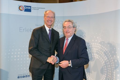 Vorschau Bild von Der alte und der neue Präsident der Deutschen
Handelskammer in Österreich (DHK): Hans Dieter Pötsch und Prof.
Dieter Hundt.