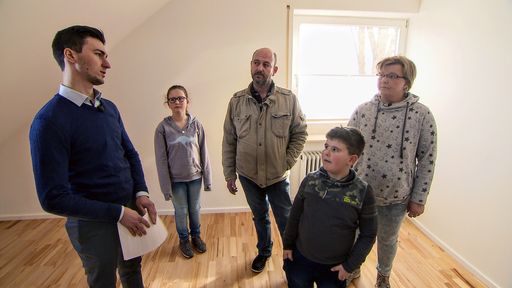 Vorschau Bild von Familie Triebenbacher sucht dringend eine bezahlbare Wohnung.
Mittlerweile hat die Familie über 80 Wohnungen besichtigt - ohne
Erfolg. Weiterer Text über ots und www.presseportal.de/nr/6605 / Die
Verwendung dieses Bildes ist für redaktionelle Zwecke honorarfrei.
Veröffentlichung bitte unter Quellenangabe: "obs/RTLZWEI/RTL II"