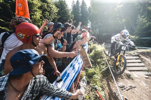 UCI Downhill Overall World Champion 2019 Loic Bruni beim UCI
Mountainbike Weltcup in Leogang im Juni 2019