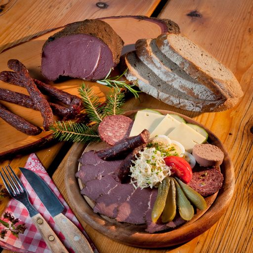 Vorschau Bild von Wildjause mit Spezialitäten aus ausgezeichneten GenussRegionen