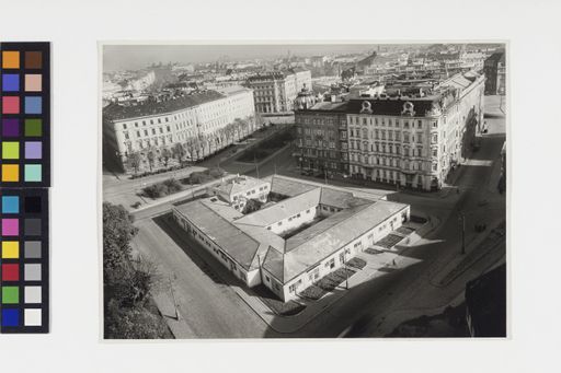 Blick auf die Verkaufshallen von der Karlskirche
aus, 1934. Foto: Martin Gerlach jun. (Wien Museum Inv.-Nr. 58057/1)