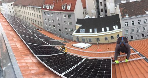  Montage PV Anlage Schönbrunner Straße