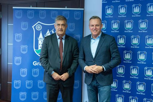 Foto von Bgm. Fazlić mit Mario Kunasek