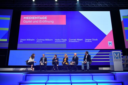  Tanit Koch, Ulrich Wilhelm, Corinna Milborn, Heike Raab, Conrad
Albert, Jesper Doub Weiterer Text über ots und
www.presseportal.de/nr/61644 / Die Verwendung dieses Bildes ist für
redaktionelle Zwecke honorarfrei. Veröffentlichung bitte unter
Quellenangabe: "obs/Medien.Bayern GmbH"