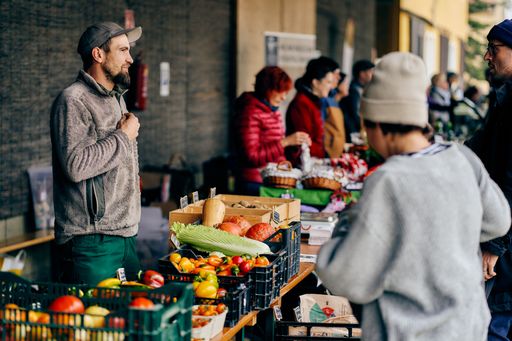 Vorschau Bild von Bauernmarkt mit Ausstellers der Markthalle
Kulinarium Burgenland