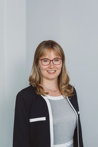  Mag. Eva Kunczicky, Geschäftsführerin