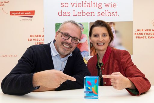  Robert Schuen und Maria-Luise Leitner freuen sich
über die tolle Auszeichnung ihrer Arbeit