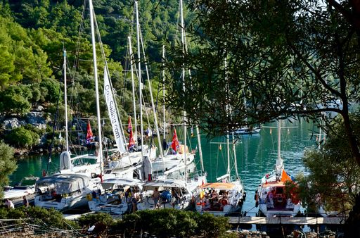 Mit GotoSailing.com kann man ab sofort eine
Charteryacht am Mittelmeer so einfach wie ein Hotelzimmer über die
bekannten Onlineplattformen buchen. Der große Unterschied zu
herkömmlichen Anbietern besteht bei Gotosailing.com, dass die
ausgesuchte Yacht in Echtzeit gebucht wird, denn der Segler erhält
die Bestätigung unmittelbar nach der Eingabe.