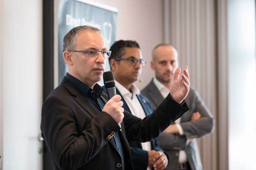 Des O’Mahony (CEO Bookassist), Satyan Joshi
(Google) und Jan Sammeck (Deutsche Hospitality) beantworteten
während der Panel Discussion Fragen aus dem Publikum (Credit:
MANFRED SODIA photography - www.manfredsodia.com)