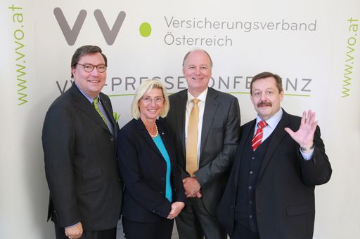 https://www.apa-fotoservice.at/galerie/17407 Im Bild v.l.n.r.: Im
Bild v.l.n.r.: Prof. Dr. Louis Norman-Audenhove, Generalsekretär des
VVO; Prof. Elisabeth Stadler, Vorstandsvorsitzende der Vienna
Insurance Group und Vizepräsidentin des Roten Kreuzes; Dr. Othmar
Thann, Direktor des KFV (Kuratorium für Verkehrssicherheit); Mag.
Werner Gruber, Direktor des Planetariums der Stadt Wien bekanntester
Physiker Österreichs.