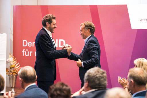 Für einen starken Wirtschaftsbund: WBÖ-Präs. Harald
Mahrer und Salzburgs WB-Landesobmann Präs. Manfred Rosenstatter (v.
l.).