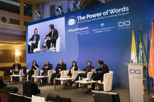 Vorschau Bild von https://www.apa-fotoservice.at/galerie/21268 Wien - Mehr als 190
internationale Gäste nehmen am 30. und 31. Oktober an einer
KAICIID-Konferenz zum Thema Prävention von Hassrede und Hetze („Hate
Speech“) im Wiener Grand Hotel teil.