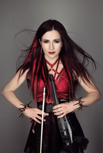 Vorschau Bild von Mia Nova Solokünstlerin und MacchiArtist