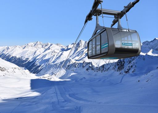 Auf einer Spannseillänge von 2.000 Metern kommt die
Falginjochbahn mit nur zwei Stützen aus und ist äußerst windstabil.