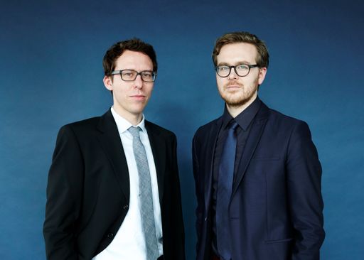 Im Bild v.l.r.r.: Bastian Obermayer und Frederik
Obermaier