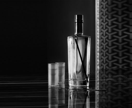  WODKA LINIA mit "Highly Commended" für das
außerordentliche Spirits Artwork and Bottle Design von der IWSC 2019
in London ausgezeichnet.