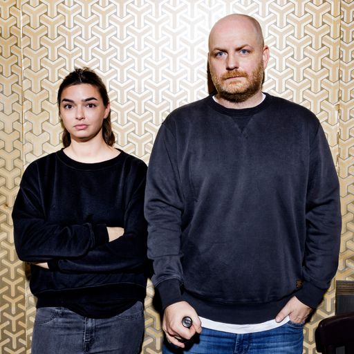 Vorschau Bild von Edith Heinrich und Gregor Markowski geben ihrem
preisgekrönten WODKA LINIA einen kunstvollen Rahmen.