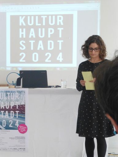 Kleinere Gemeinden und Regionen zu ermutigen, sich
als Kulturhauptstadt 2024 zu bewerben, war ein Ziel der Plattform
„kulturhauptstadt2024.at“. Gegründet 2014 von Elisabeth Leitner,
Studiengangsleiterin Architektur an der FH Kärnten, trug diese
universitäre Initiative zur Titelverleihung an Bad Ischl bei.