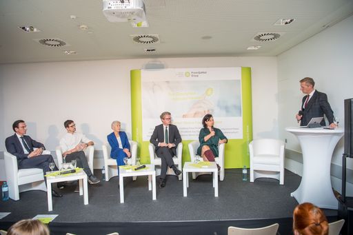 Podiumsdiskussion Pflege
