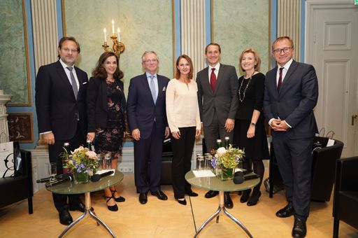 Vorschau Bild von Podiumsdiskussion mit Fazekas, Rusz, Molterer,
Komarek, Dörfler, Salomon, Rucker(c)Andreas Tischler