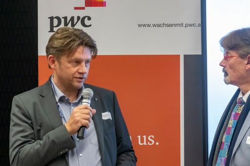 Vorschau Bild von Markus Kalbhenn, Mitglied der Geschäftsleitung von
Specialisterne Austria, bedankt sich bei der Kooperationspartnern.