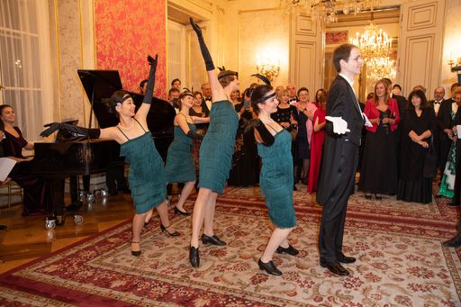 Vorschau Bild von Tanzen wie in den 1920er Jahren - das Team Elmayer begeistert mit
einem Charleston