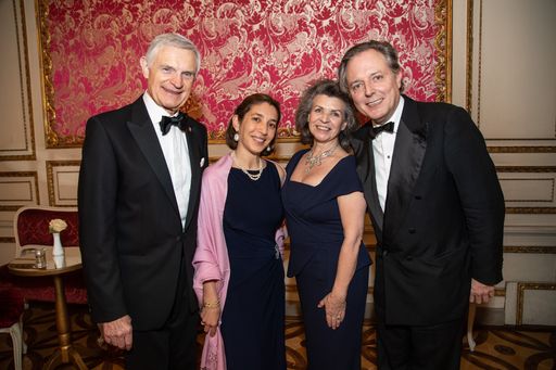 Vorschau Bild von Feiern gemeinsam das Jubiläum der Tanzschule Elmayer im Palais
Pallavicini: Thomas Schäfer-Elmayer, Francesca Pallavicini,
Christine Zach, Edoardo Pallavicini