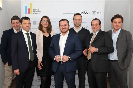  Auch in der digitalen Welt ist Vertrauen der
entscheidende Wettbewerbsfaktor. Allerdings gelingt der analoge
Handschlag vielfach leichter. Wie Unternehmen dennoch eine Beziehung
mit ihren Kunden und Geschäftspartnern aufbauen können, erklärten
Expertinnen und Experten bei einer Veranstaltung der Plattform
„Digital Business Trends“ (DBT) gestern, in Wien.
