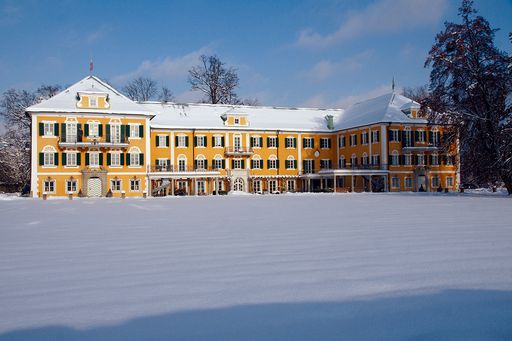 Gwandhaus im Winter, Salzburg.