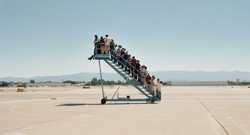 Vorschau Bild von Adrian Paci, Centro di permanenza temporanea, 2007 (Filmstill)
Courtesy der Künstler / the artist, kaufmann repetto, Mailand /
Milan, New York, Galerie Peter Kilchmann, Zürich