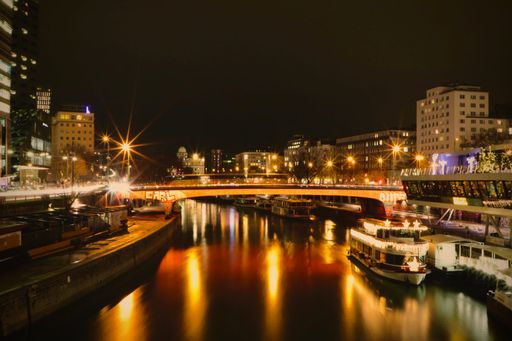 Orange the World Donaukanalbrücken 2018