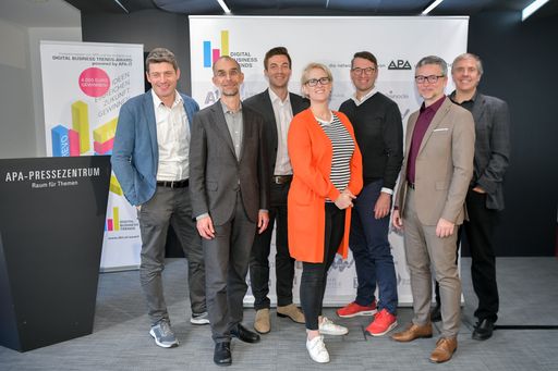  Die fachkundige Jury des DBT-Awards 2019: Im Bild
v.l.n.r.: Alexis Johann (Managing Partner und Executive Behavioral
Designer FehrAdvice & Partners), Michael Nentwich (Direktor Institut
für Technikfolgen-Abschätzung der Österreichischen Akademie der
Wissenschaften), Patrick Pirchegger (Innovation Manager A1 Telekom
Austria Group), Nicola Dietrich (Head of Content Strategy und
Mitglied der Geschäftsleitung styria digital one), Michael Schuster
(Co-Founder und Partner Speedinvest), Gerald Bossert-Stumvoll (in
Vertretung von Clemens Prerovsky, Geschäftsführer APA-IT, Sponsor
des DBT-Awards), Robert Sablatnig (Universitätsprofessor der
Technischen Universität Wien und Vorstand des Instituts für Visual
Computing & Human Centered Technology)